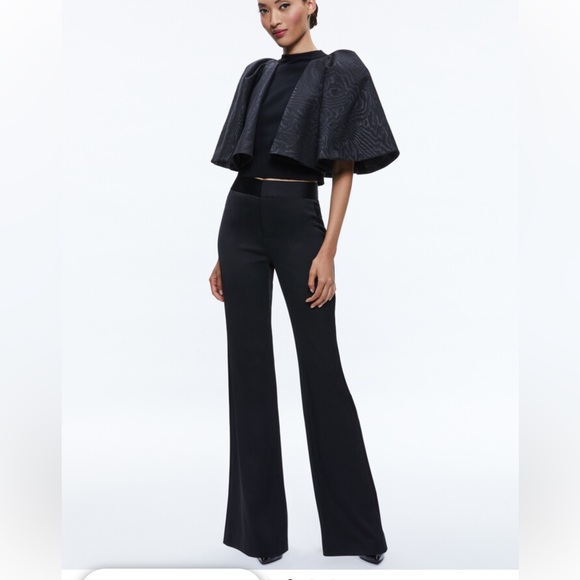 NWT Alice + Olivia Sergia Black Cape Sleeve Top | Size M - Picture 2 of 3